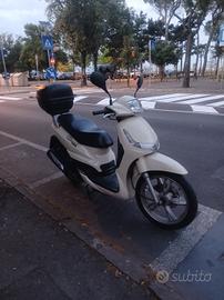 Scooter Peugeot Tweet 150