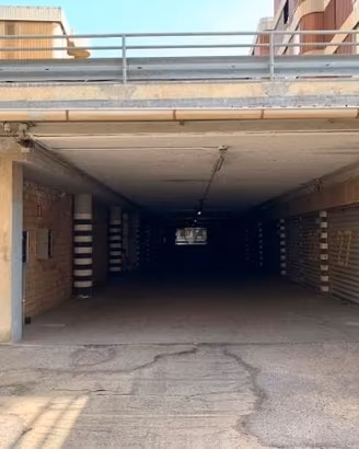 Luminoso Garage 16 mq In Zona Ideale