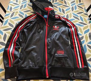 giacca Adidas Chile 62 con cappuccio 