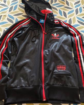 giacca Adidas Chile 62 con cappuccio 