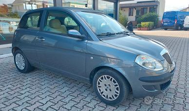Lancia Ypsilon 1.2 16V Argento