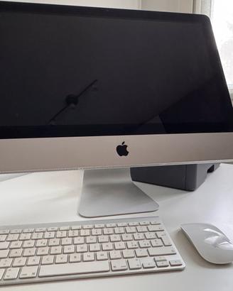 iMac 21,5” i5 12GB + Magic Mouse + tastiera