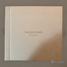 Libro di moda Valentino