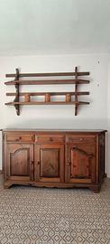 Credenza rustica con piattaia in legno massiccio