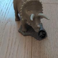 Dinosauro triceratopo uovo pasqua