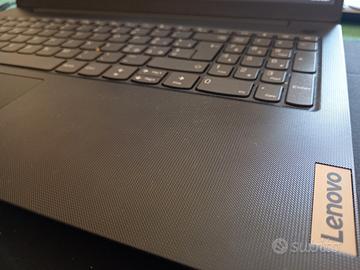 PC portatile Lenovo V15