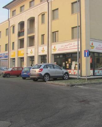 Attività / Licenza di 100 m² a Bagnolo Mella