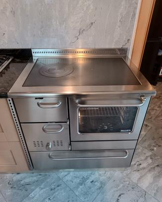 Cucina/stufa a legna con forno