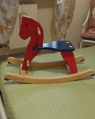 Cavallo a dondolo legno