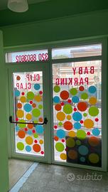 Vetrina in alluminio con apertura antipanico