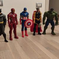 Avengers e dinosauri 