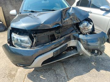 Dacia Duster 1.6 115CV da riparare