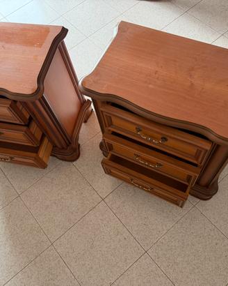 Coppia comodini classici a 3 cassetti