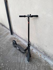 monopattino elettrico vivo 