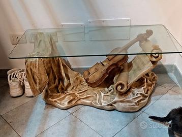 Tavolino lavorato a mano