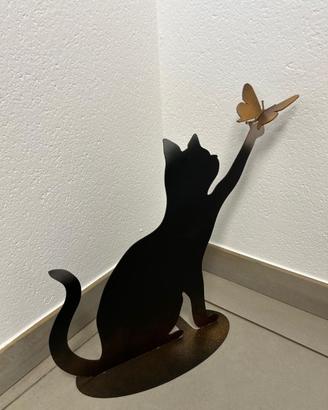 SAGOMA GATTO CHE GIOCA CON FARFALLA