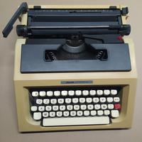 Olivetti Lettera 51 macchina da scrivere vintage