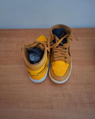 Jordan 1 Mid gialle e nere n. 37.5
