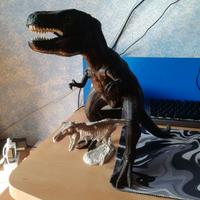 DINOSAURO GIGANTE E PICCOLO