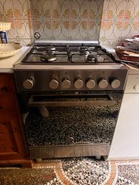 Cucina a gas 4 fuochi con forno – free standing