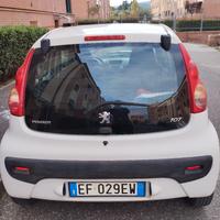 PEUGEOUT 107 2010