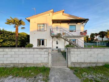 PORZIONE DI BIFAMILIARE A PRECENICCO