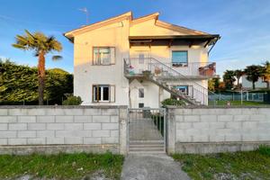 PORZIONE DI BIFAMILIARE A PRECENICCO