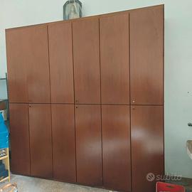 Armadio marrone