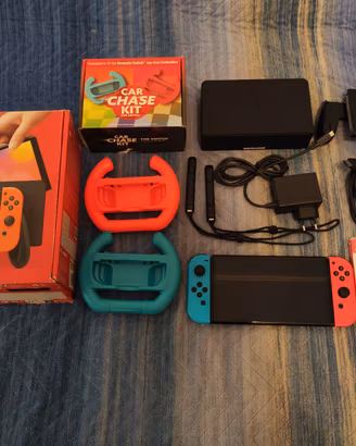 Nintendo Switch Oled con accessori e giochi