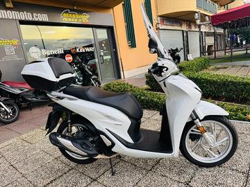 HONDA SH 150 TUTTO INCLUSO ANCHE PASSAGGIO!
