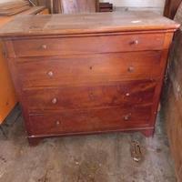 Como' in legno di noce e altro