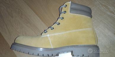 scarponcini tipo Timberland n° 45 NUOVI