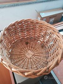 grosso cestino in vimini