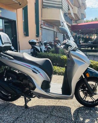 HONDA SH 350 TUTTO INCLUSO ANCHE PASSAGGIO! MINI