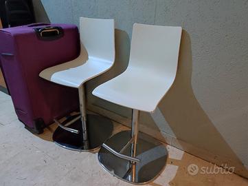 Sgabello bar bianco artigianale altezza regolabile
