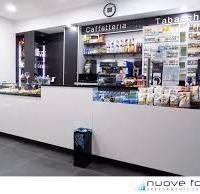 Bar tabacchi sala con slot e biliardo