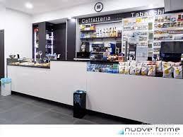 Bar tabacchi sala con slot e biliardo