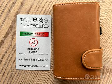 Portatessere automatico in pelle