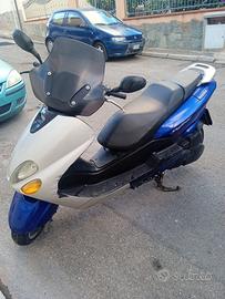 Skyliner 125 scooterone