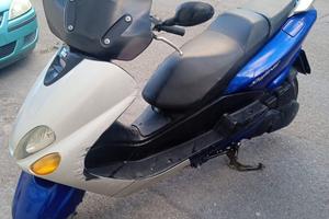 Skyliner 125 scooterone
