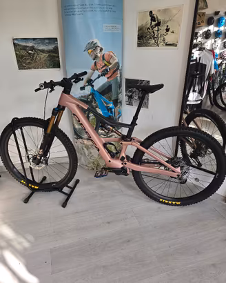 Bici elettrica Emtb enduro Orbea Rise M10 LT 2025