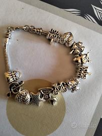 bracciale  con ciondoli  Re di Capri