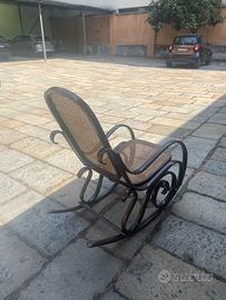 Sedia a dondolo Thonet