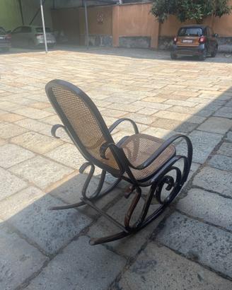 Sedia a dondolo Thonet