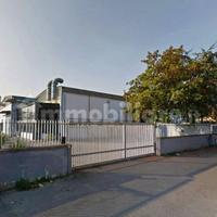 CAPANNONE 1500m2 ampio spazio ESTERNO