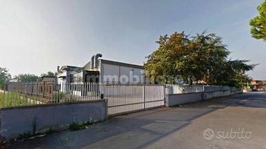 CAPANNONE 1500m2 ampio spazio ESTERNO