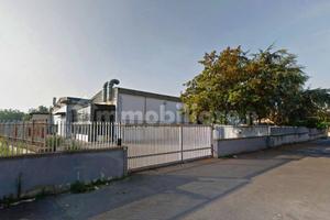 CAPANNONE 1500m2 ampio spazio ESTERNO