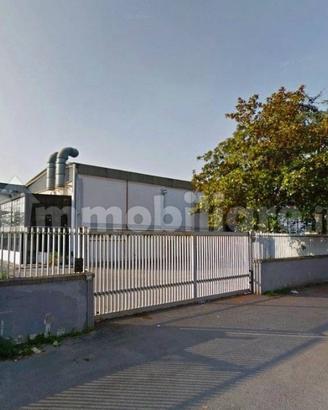 CAPANNONE 1500m2 ampio spazio ESTERNO