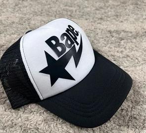 Bape cappello bianco nero