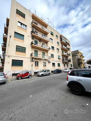 3 LOCALI A REGGIO DI CALABRIA